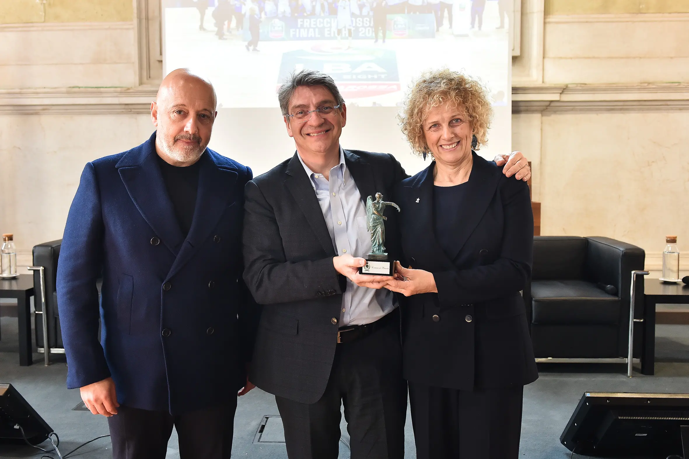 SPORT BASKET BRESCIA PALAZZO LOGGIA Germani Pallacanestro Brescia PREMIAZIONE VITTORIA ALATA NELLA FOTO FERRARI DEL BONO BRAGAGLIO CON VITTORIA ALATA 28-02-2023 Checchi@newreporter