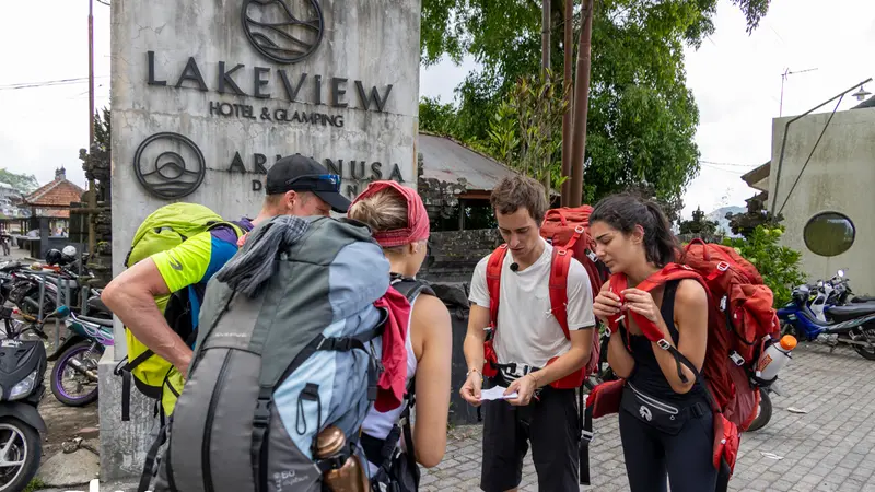 Un perplesso Mattia Stanga con Elisa Maino