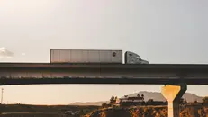 Un camion in transito