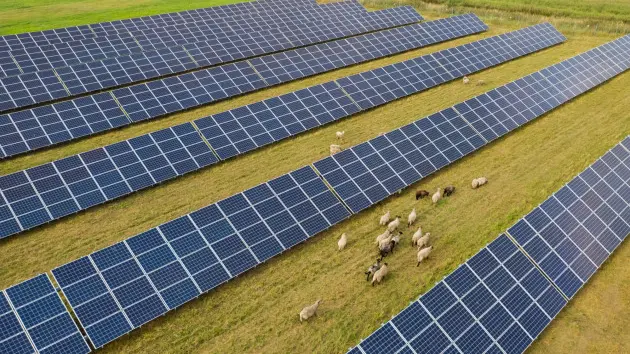 Pannelli fotovoltaici nei campi, proposta di legge regionale