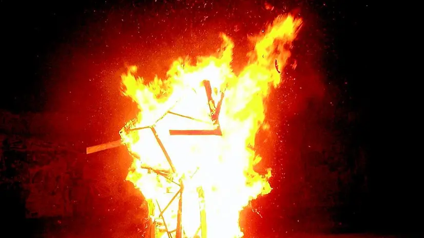 La tradizione del «rogo della vecchia» - © www.giornaledibrescia.it