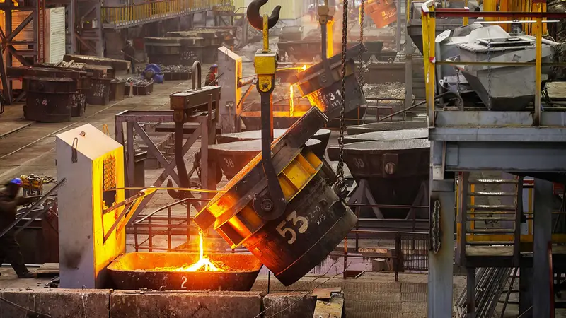Un'industria siderurgica - © www.giornaledibrescia.it