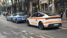 Fuori dal B&B l'automedica e le pattuglie della Polizia