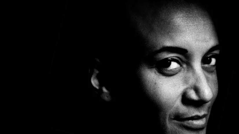 Eva Feudo Shoo in un ritratto di Elena Bugada