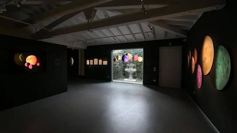 Una veduta dell'allestimento - © www.giornaledibrescia.it