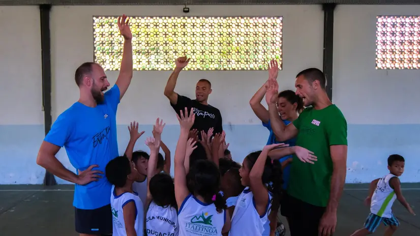 I protagonisti bresciani del progetto Extrapass in Brasile - © www.giornaledibrescia.it