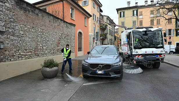 Pulizia delle strade: parte la sperimentazione a Brescia