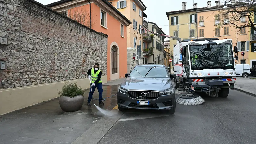 Pulizia delle strade: parte la sperimentazione a Brescia