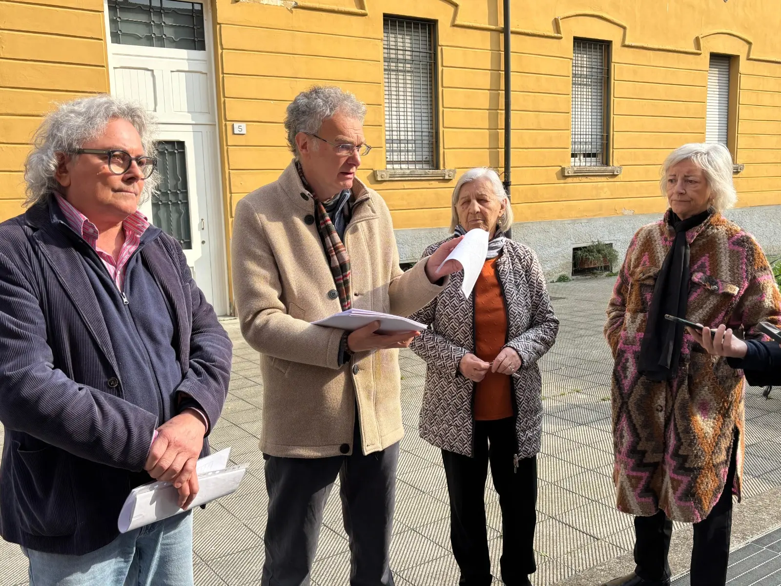 Case Aler di via Marchetti, petizione dei residenti per avere dialogo in Comune