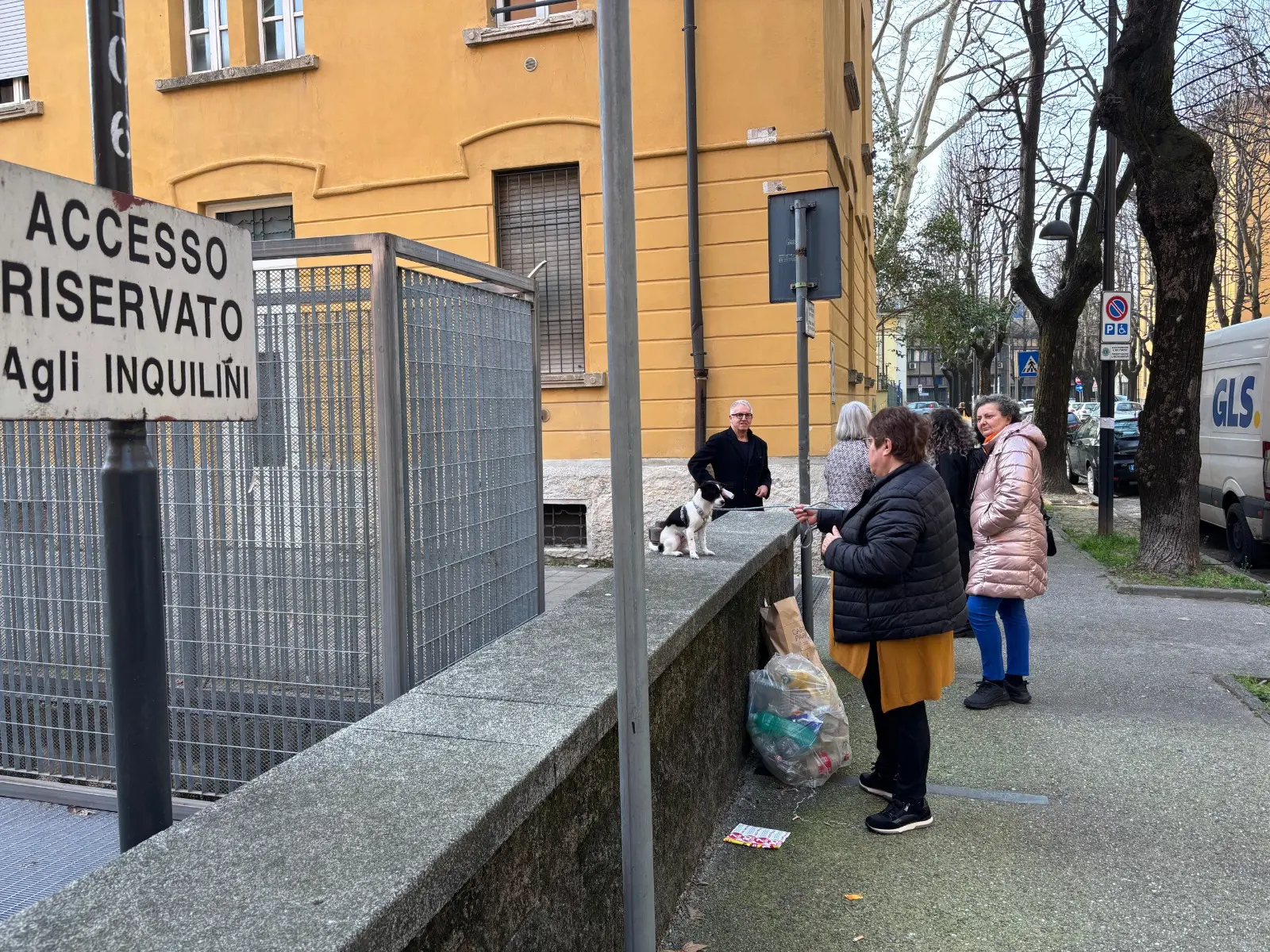 Case Aler di via Marchetti, petizione dei residenti per avere dialogo in Comune