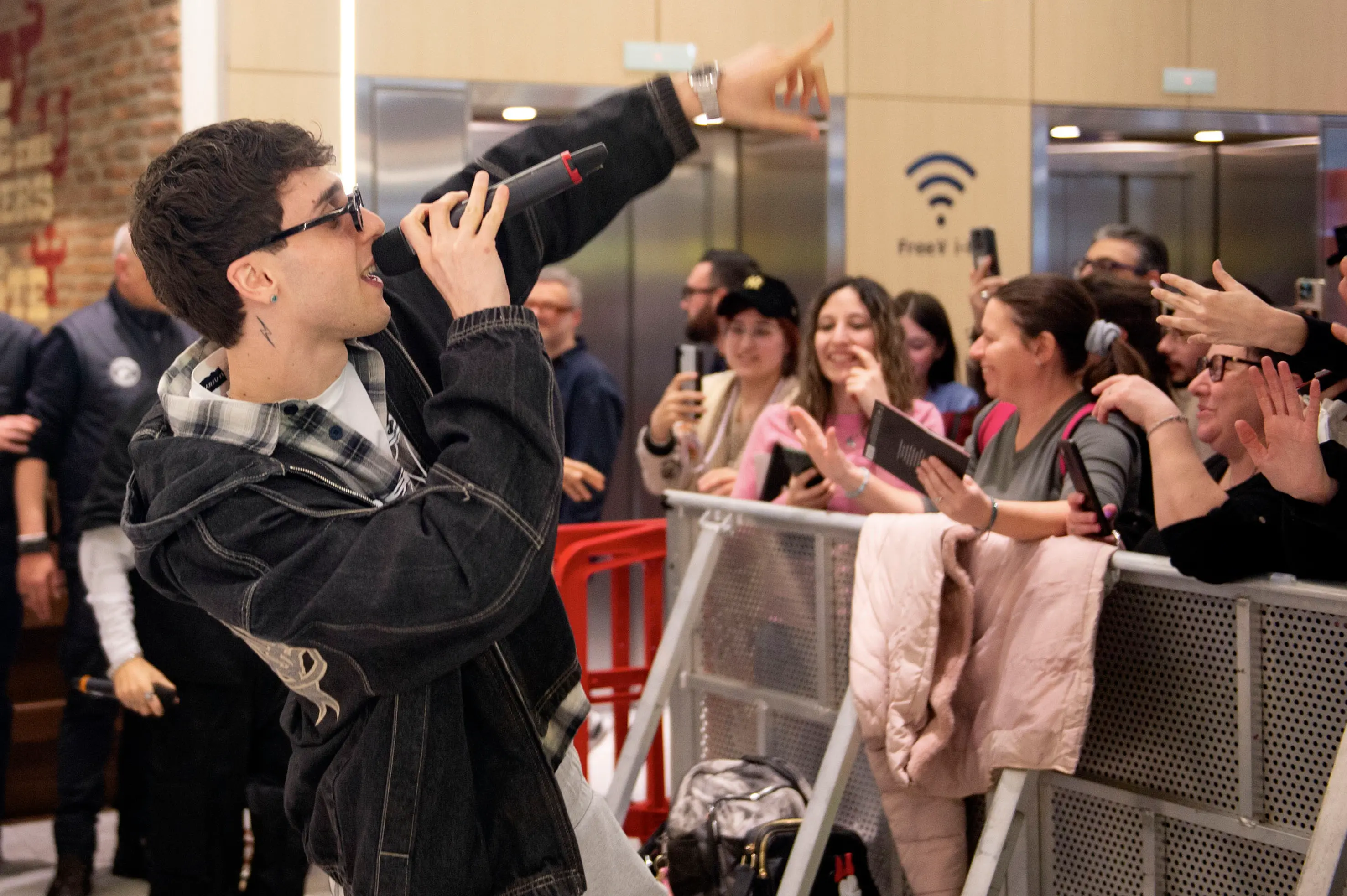 SPETTACOLI RONCADELLE ELNOS SHOPPING FIRMACOPIE LDA & AKA 7EVEN NELLA FOTO MOMENTI DELL'EVENTO 12–03-2026 PIERPAOLO PAPETTI AGENZIA NEWREPORTER