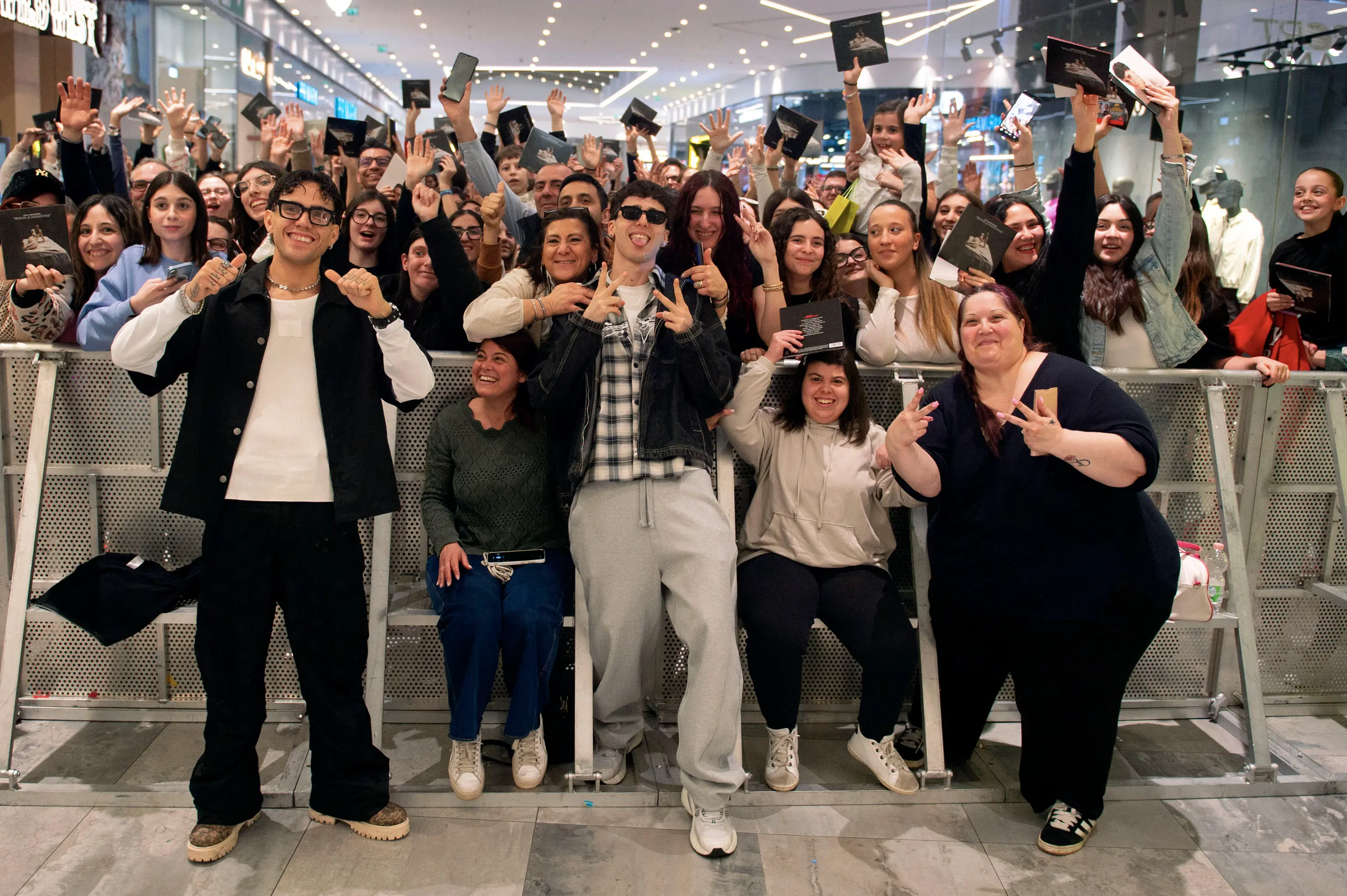 SPETTACOLI RONCADELLE ELNOS SHOPPING FIRMACOPIE LDA & AKA 7EVEN NELLA FOTO MOMENTI DELL'EVENTO 12–03-2026 PIERPAOLO PAPETTI AGENZIA NEWREPORTER