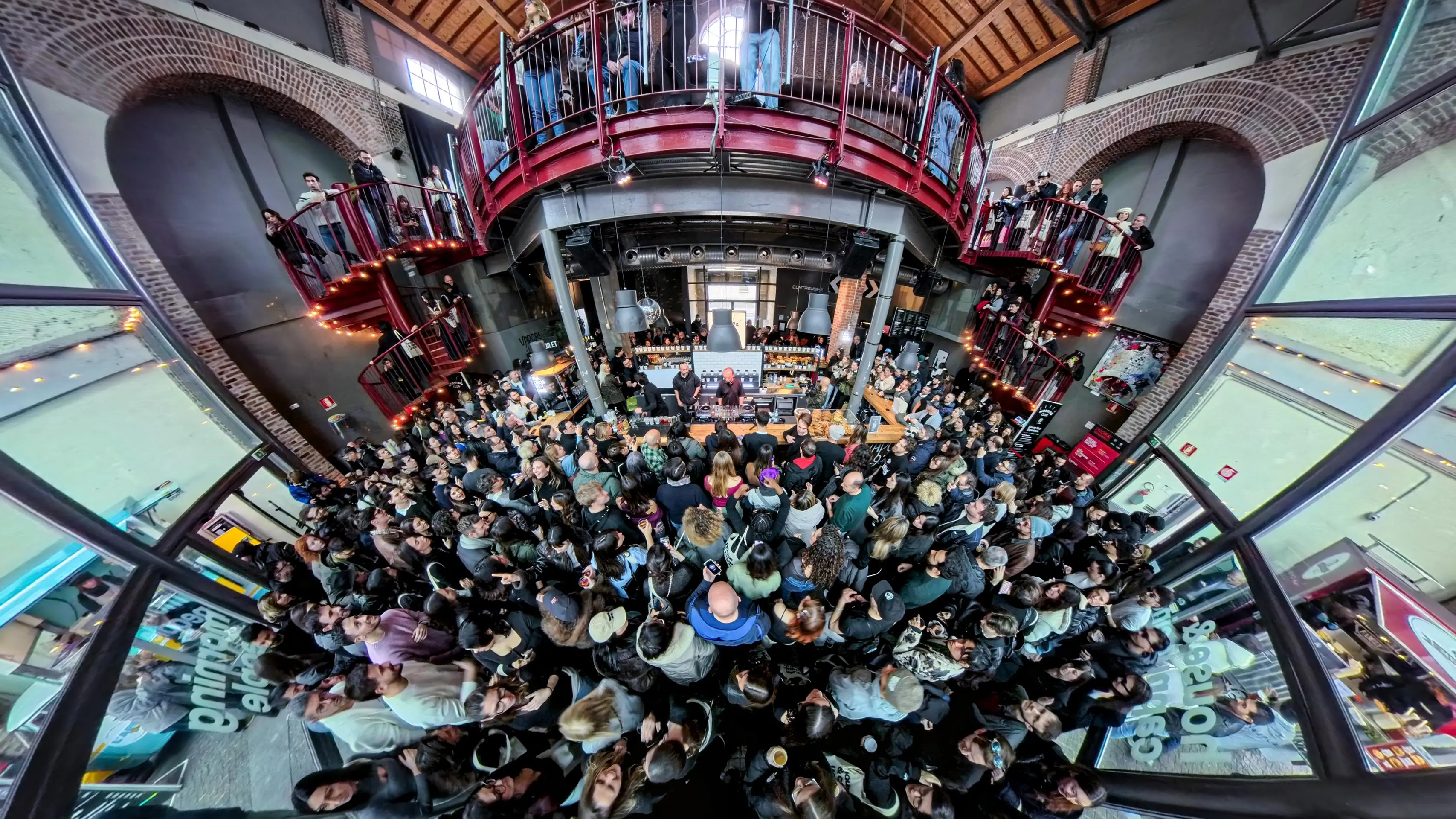 Il rito del Morning Club di m2o alla Fabbrica del Vapore