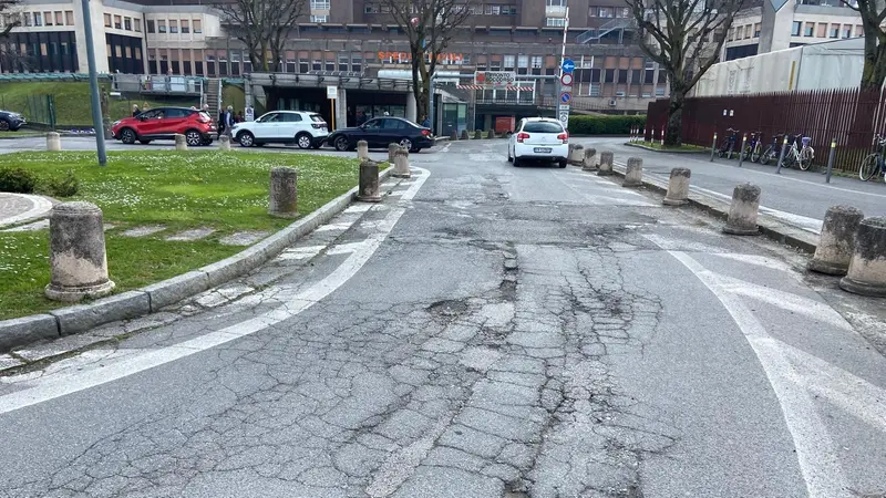 La strada di accesso al pronto soccorso