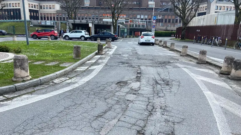 La strada di accesso al pronto soccorso