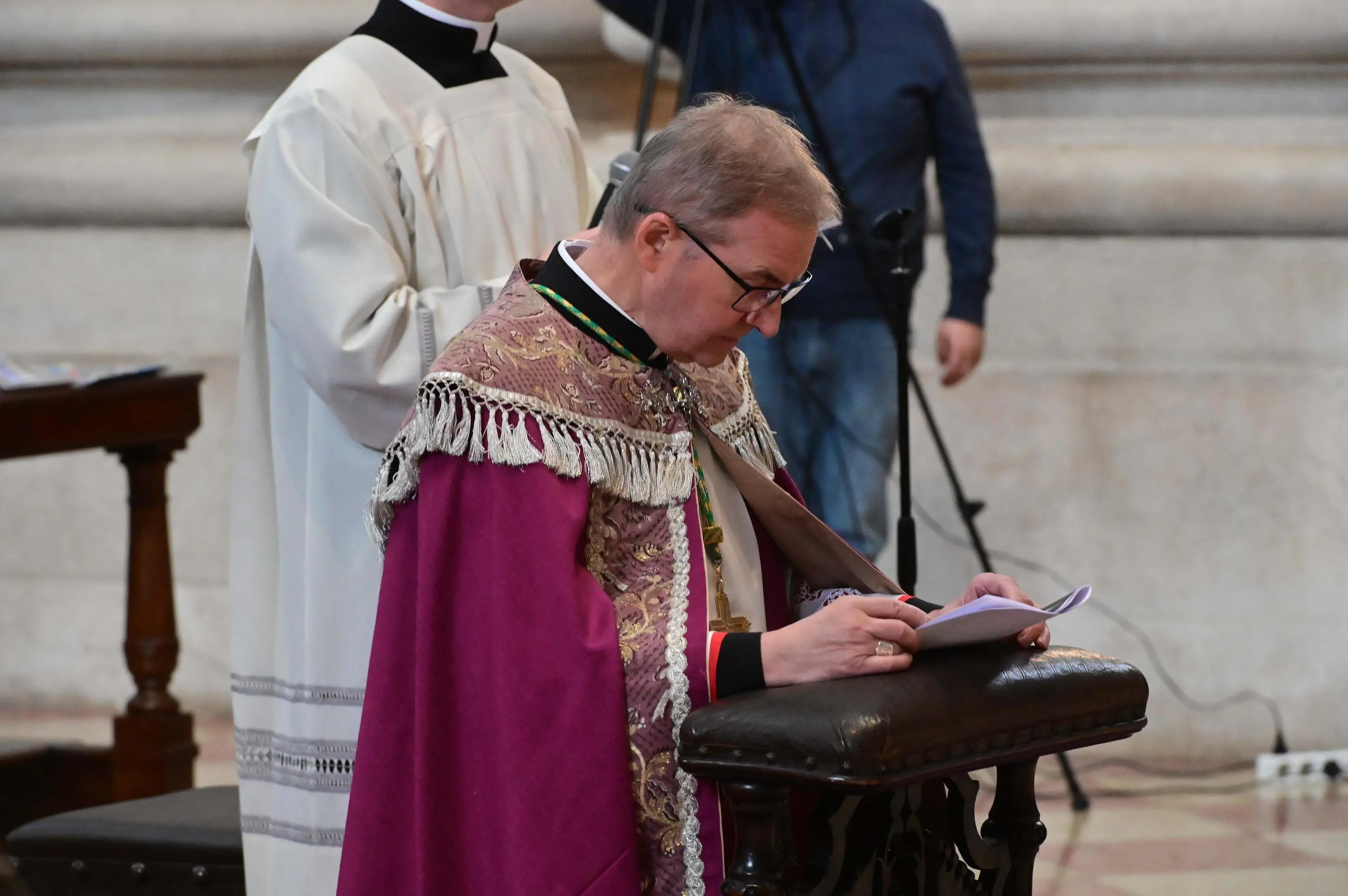 In Cattedrale la preghiera per la pace con il Vescovo