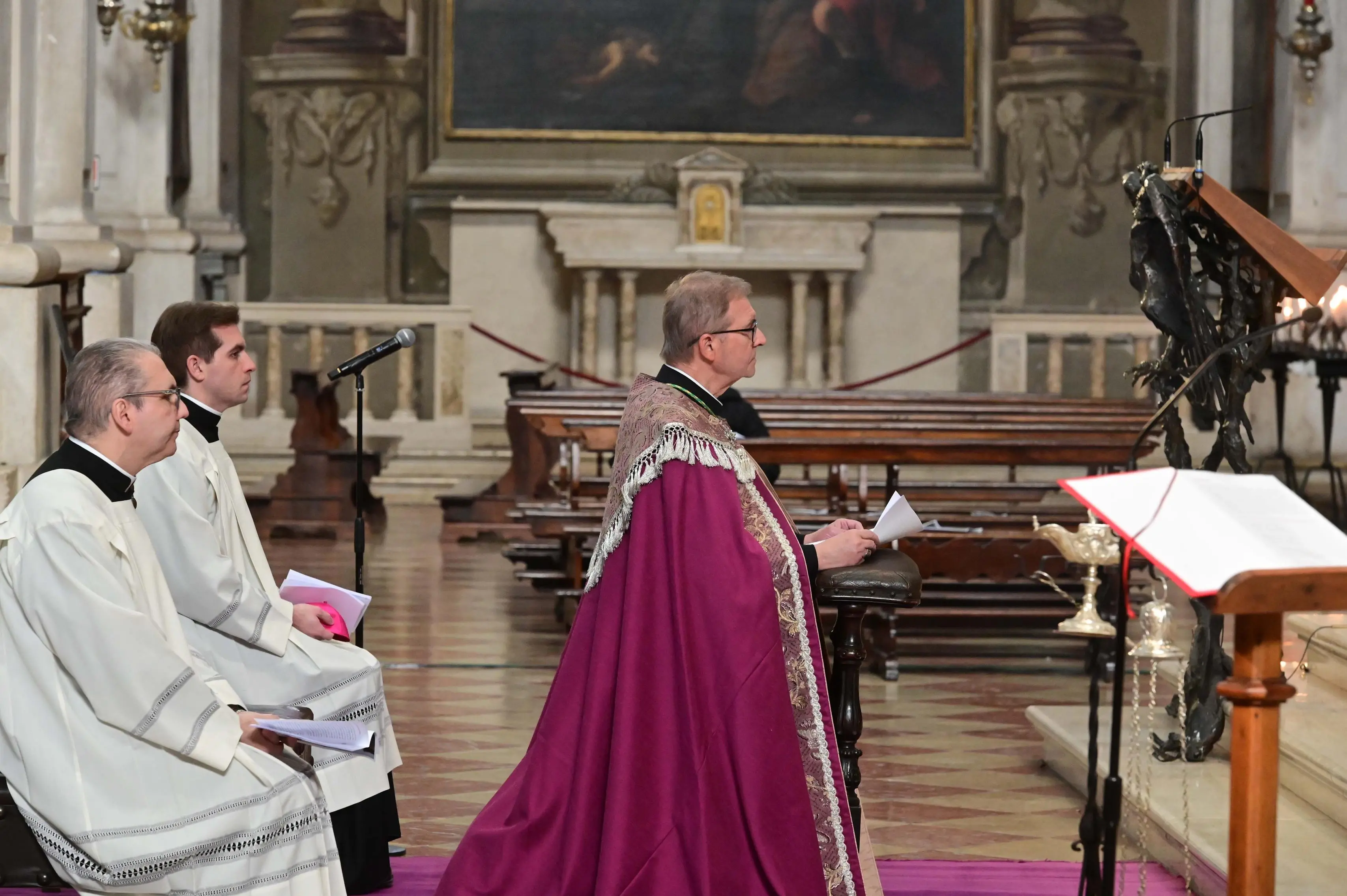 In Cattedrale la preghiera per la pace con il Vescovo