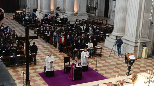 In Cattedrale la preghiera per la pace con il Vescovo