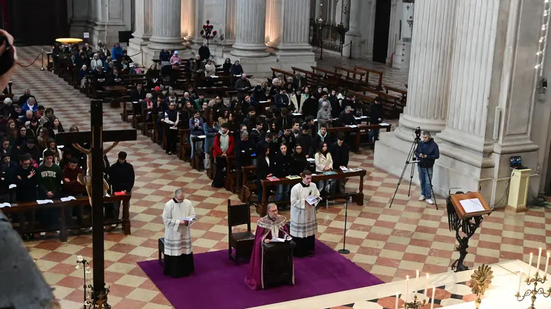 In Cattedrale la preghiera per la pace con il Vescovo