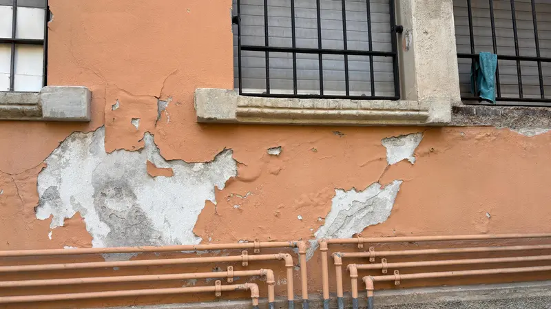 Degrado sulla facciata di un edificio
