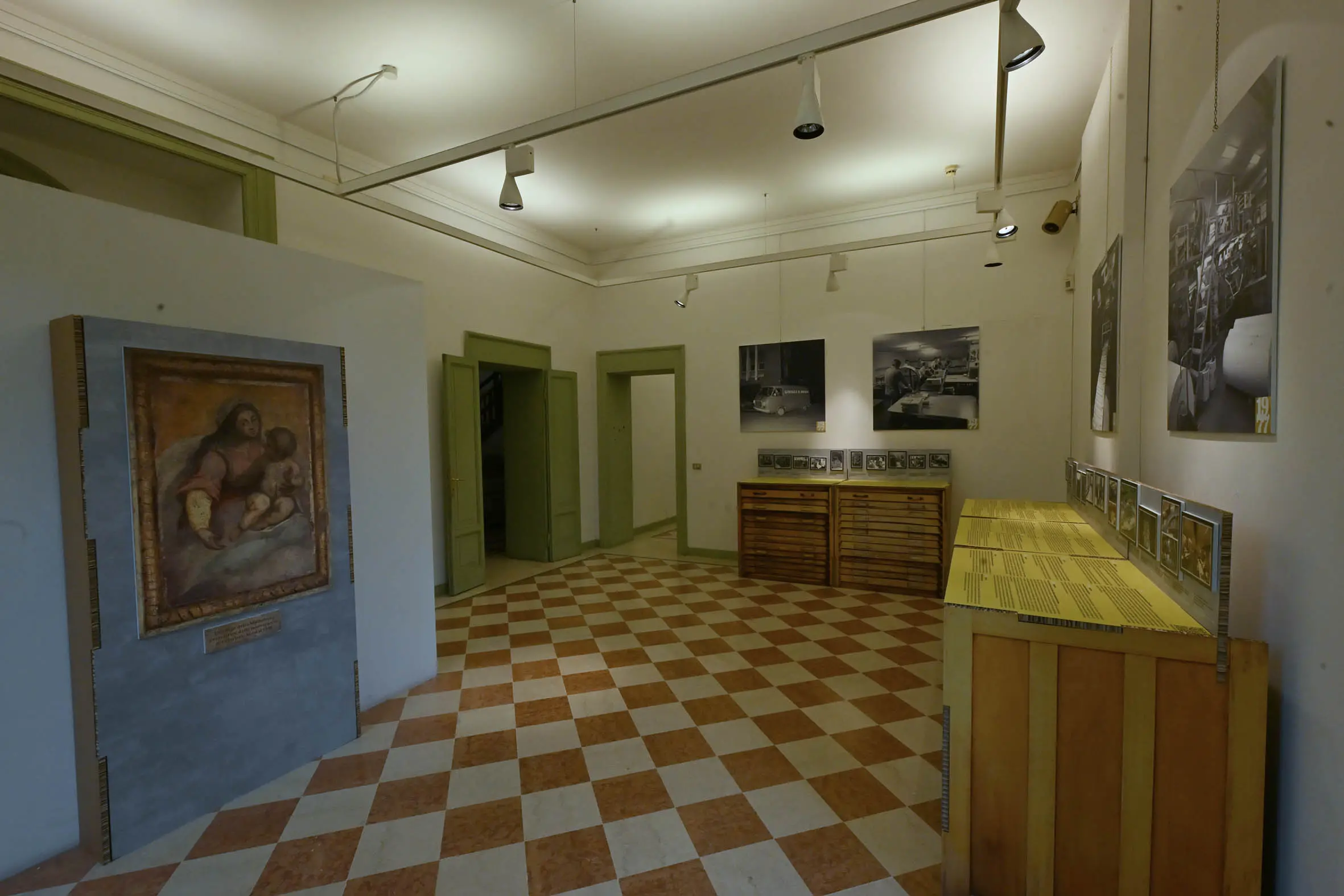 L'inaugurazione della mostra per gli 80 anni del GdB a Villa Carcina