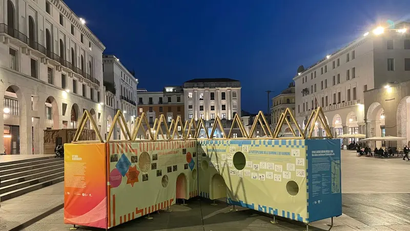 Il castello in piazza Vittoria - © www.giornaledibrescia.it