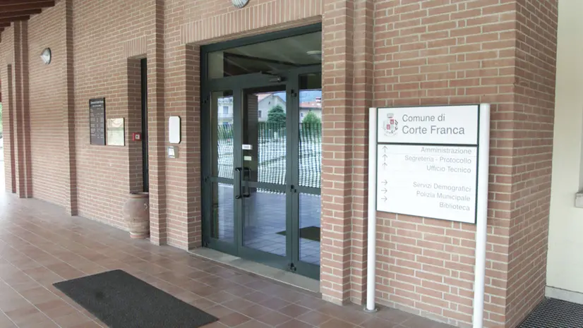 Il municipio di Corte Franca © www.giornaledibrescia.it