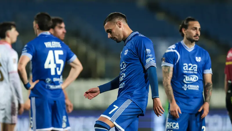 Di Molfetta è nuovamente alle prese con problemi al ginocchio - Foto New Reporter © www.giornaledibrescia.it