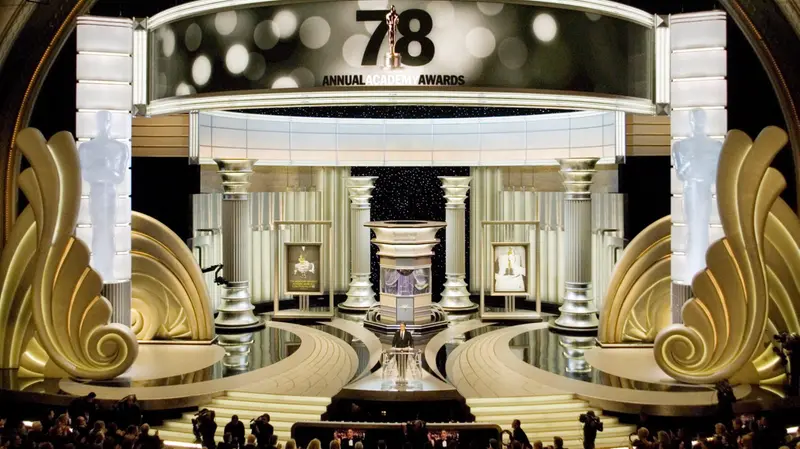 Il teatro allestito per la cerimonia di vent'anni fa: era il 2006 - Foto Ansa © www.giornaledibrescia.it