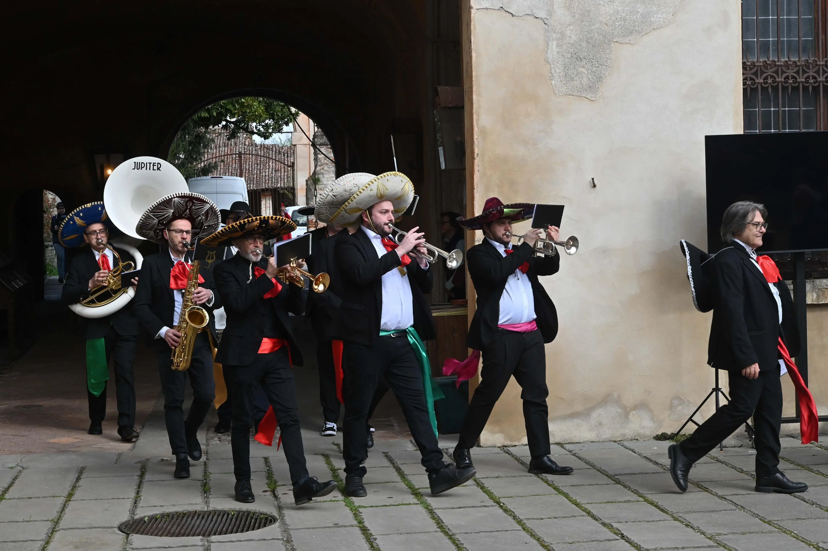 PADERNELLO IN PIAZZA CON NOI REDAZIONE PROVINCIA 15-03-2026 GABRIELE STRADA NEW EDEN GROUP