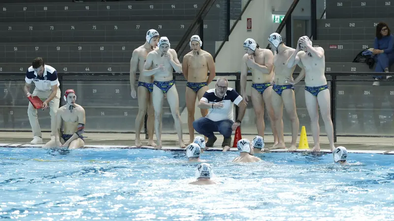 Un time out di coach Castellani - Foto Gabriele Vanoni