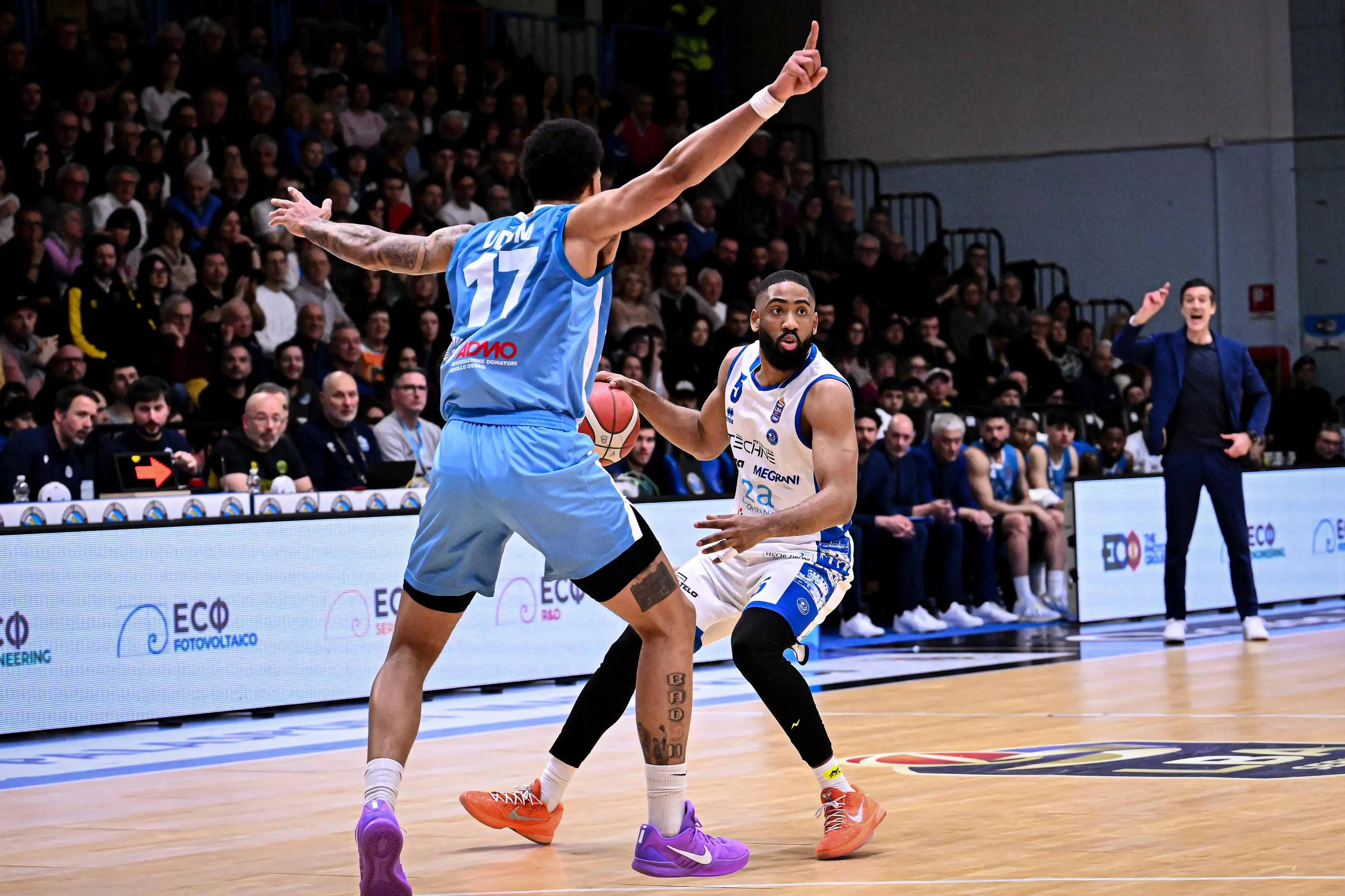 Gli scatti di Vanoli Cremona-Germani Pallacanestro Brescia