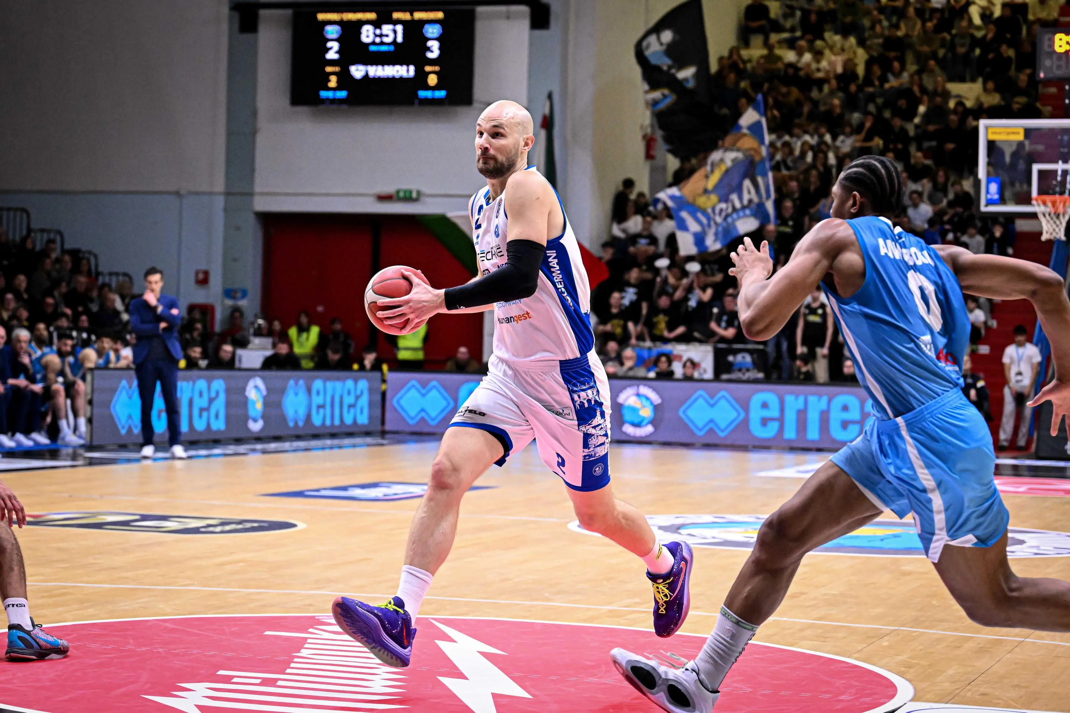 Gli scatti di Vanoli Cremona-Germani Pallacanestro Brescia