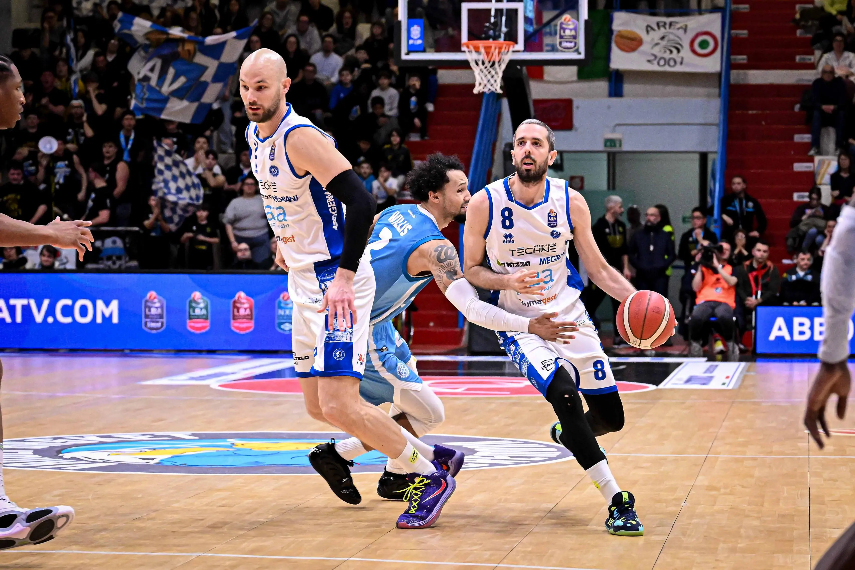 Gli scatti di Vanoli Cremona-Germani Pallacanestro Brescia