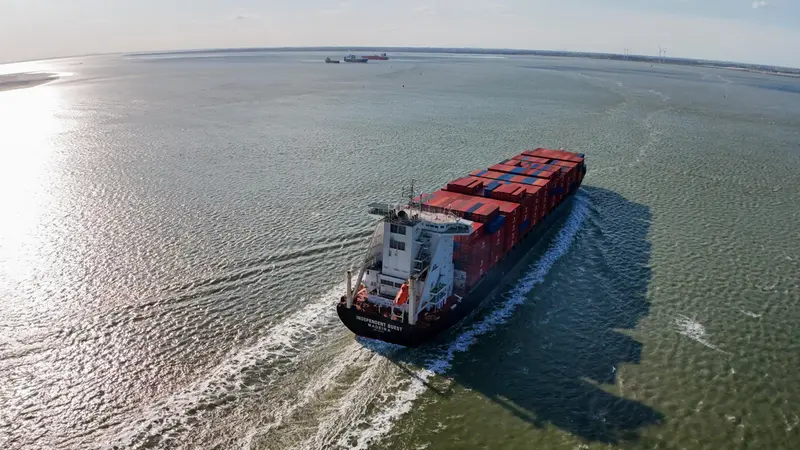Sono centinaia le navi bloccate nello stretto di Hormuz - Foto Ansa © www.giornaledibrescia.it