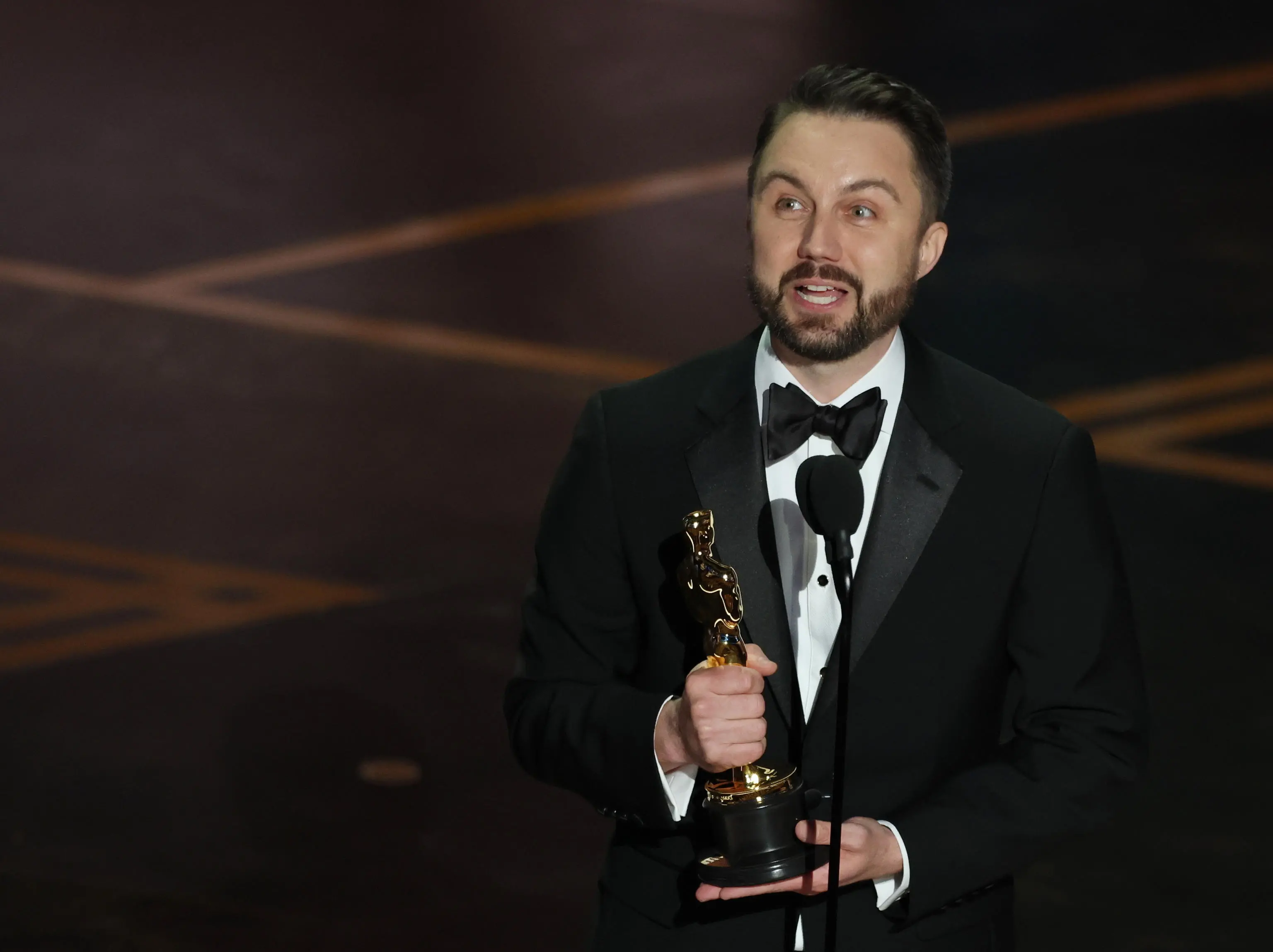 epa12824086 Andy Jurgensen speaks on stage after winning the Oscar for Best Film Editing for "One Battle After Another" during the 98th annual Academy Awards ceremony at the Dolby Theatre in Los Angeles, California, USA, 15 March 2026. EPA/CHRIS TORRES