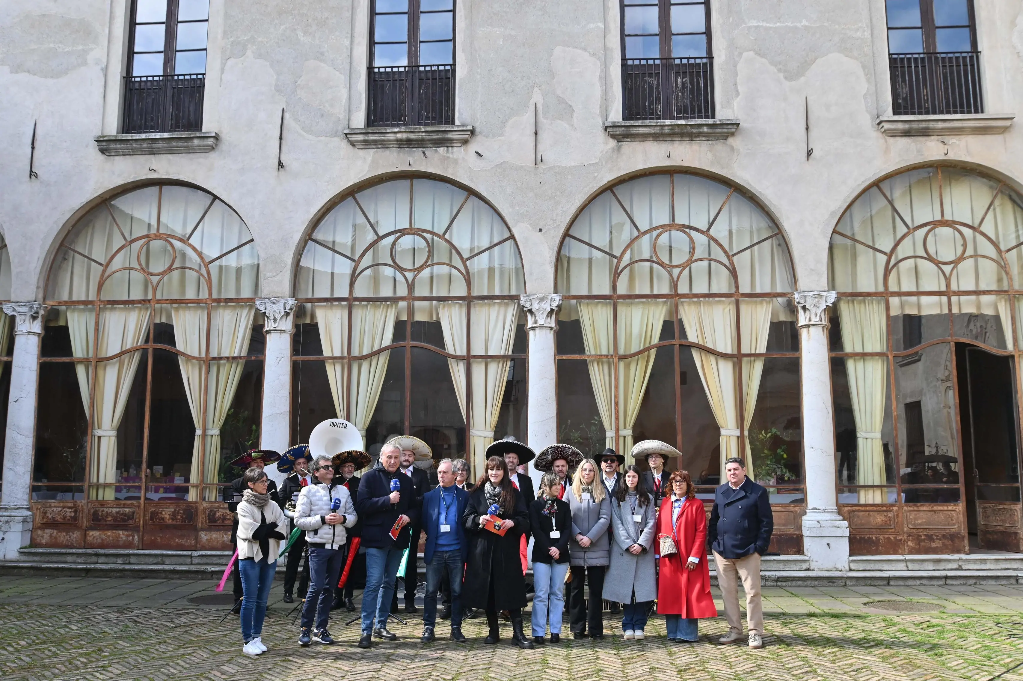 PADERNELLO IN PIAZZA CON NOI  REDAZIONE PROVINCIA 15-03-2026  GABRIELE STRADA NEW EDEN GROUP 