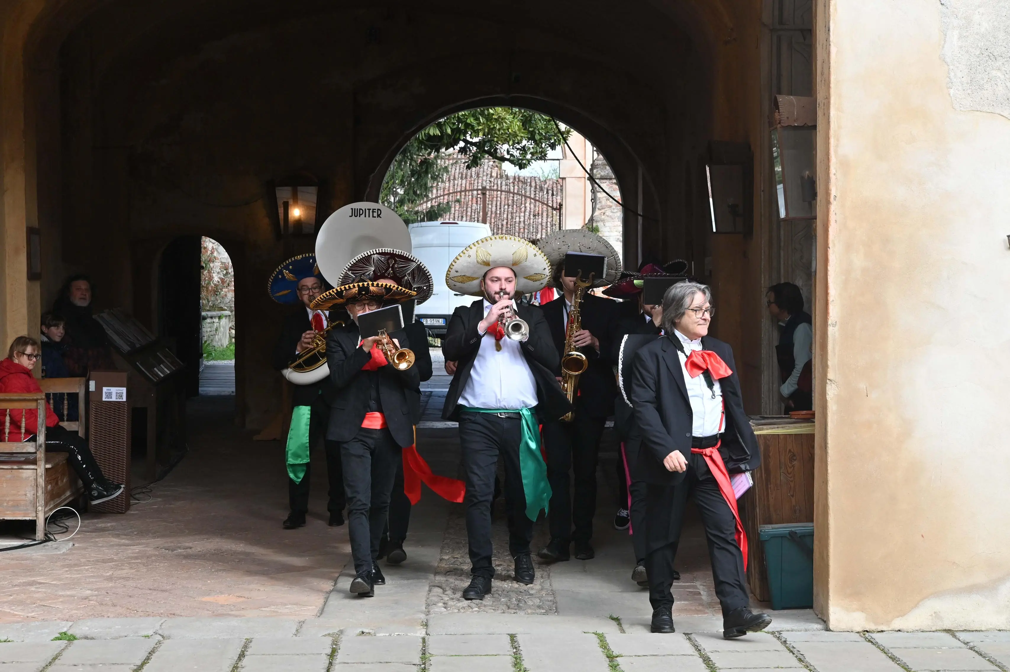 PADERNELLO IN PIAZZA CON NOI  REDAZIONE PROVINCIA 15-03-2026  GABRIELE STRADA NEW EDEN GROUP 