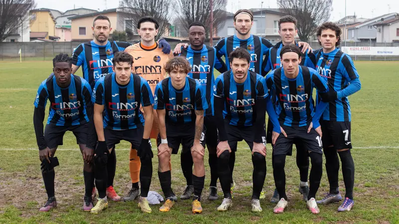 Nella foto d'archivio la formazione dello Sporting Chiari - © www.giornaledibrescia.it