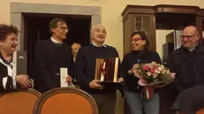 La consegna del premio a Tonino Zana