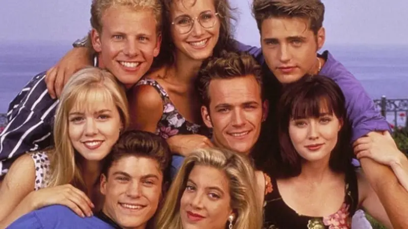Il cast al completo della serie Beverly Hills 90210