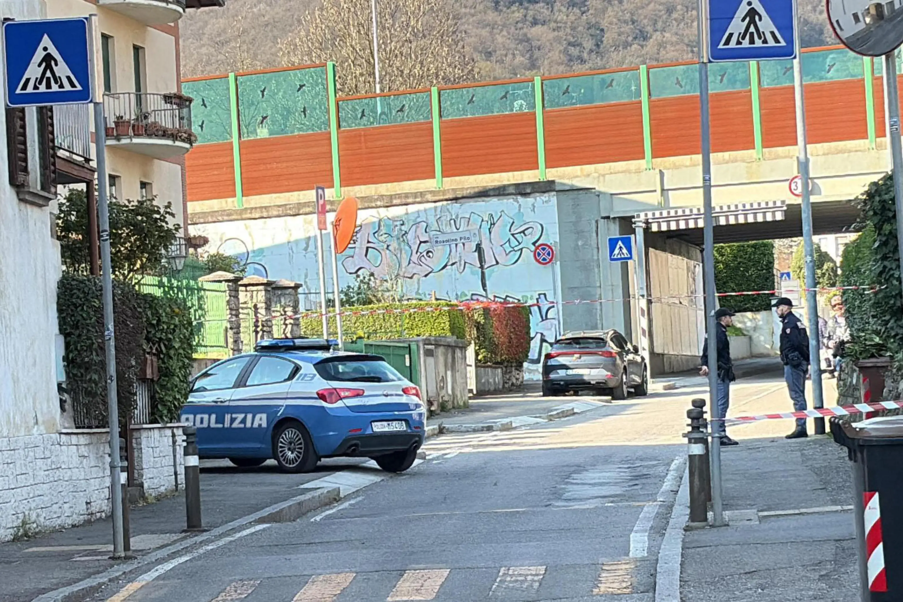 Femminicidio a Bergamo, gli inquirenti sul luogo del delitto