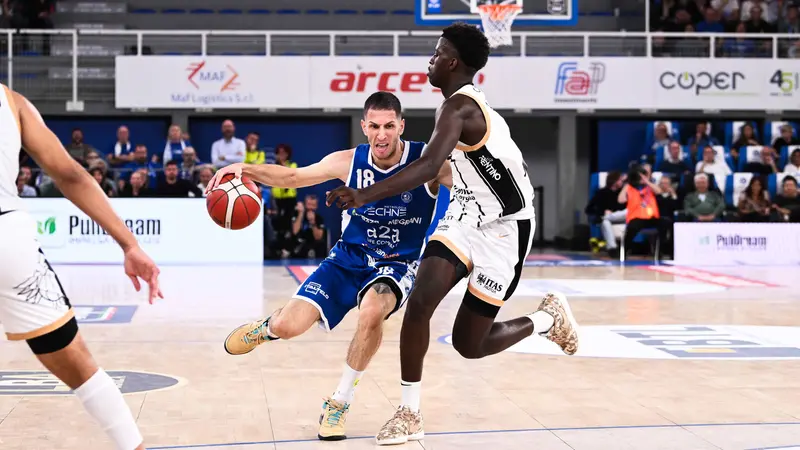 Nikola Ivanovic contro Trento - Foto Newreporter Checchi © www.giornaledibrescia.it