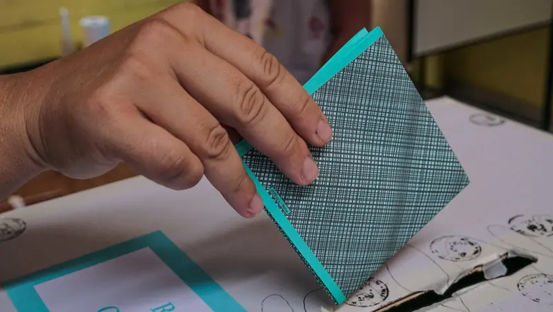 La scheda di un precedente referendum costituzionale - Foto Ansa © www.giornaledibrescia.it