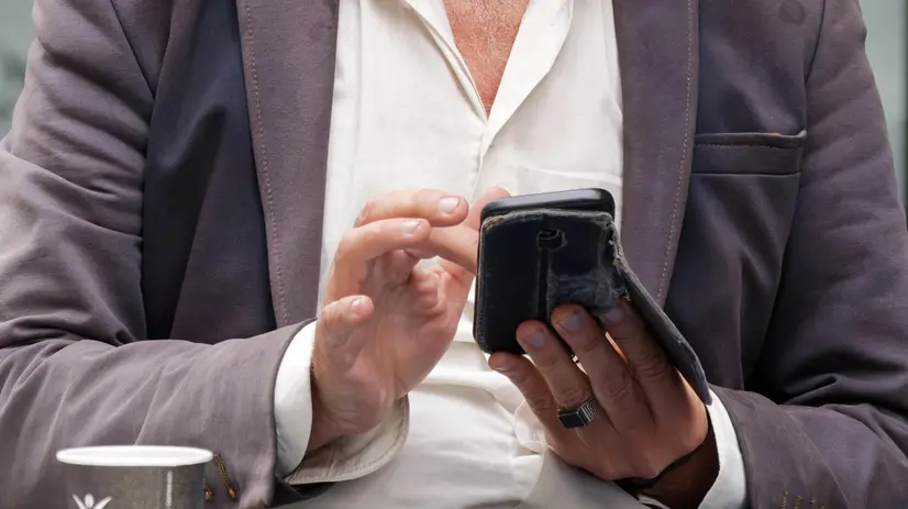 L'uomo era stato contattato telefonicamente da un finto operatore bancario