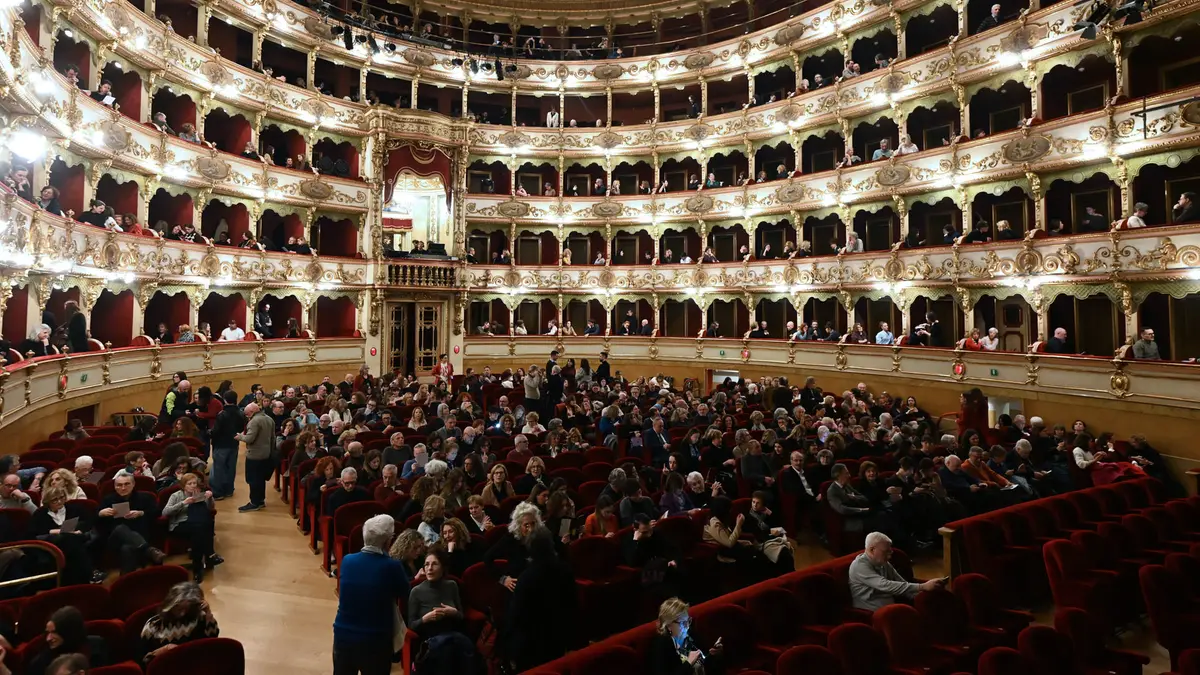 Il Teatro Grande gremito per l'ultimo appuntamento con la danza - Foto New Reporter Favretto © www.giornaledibrescia.it