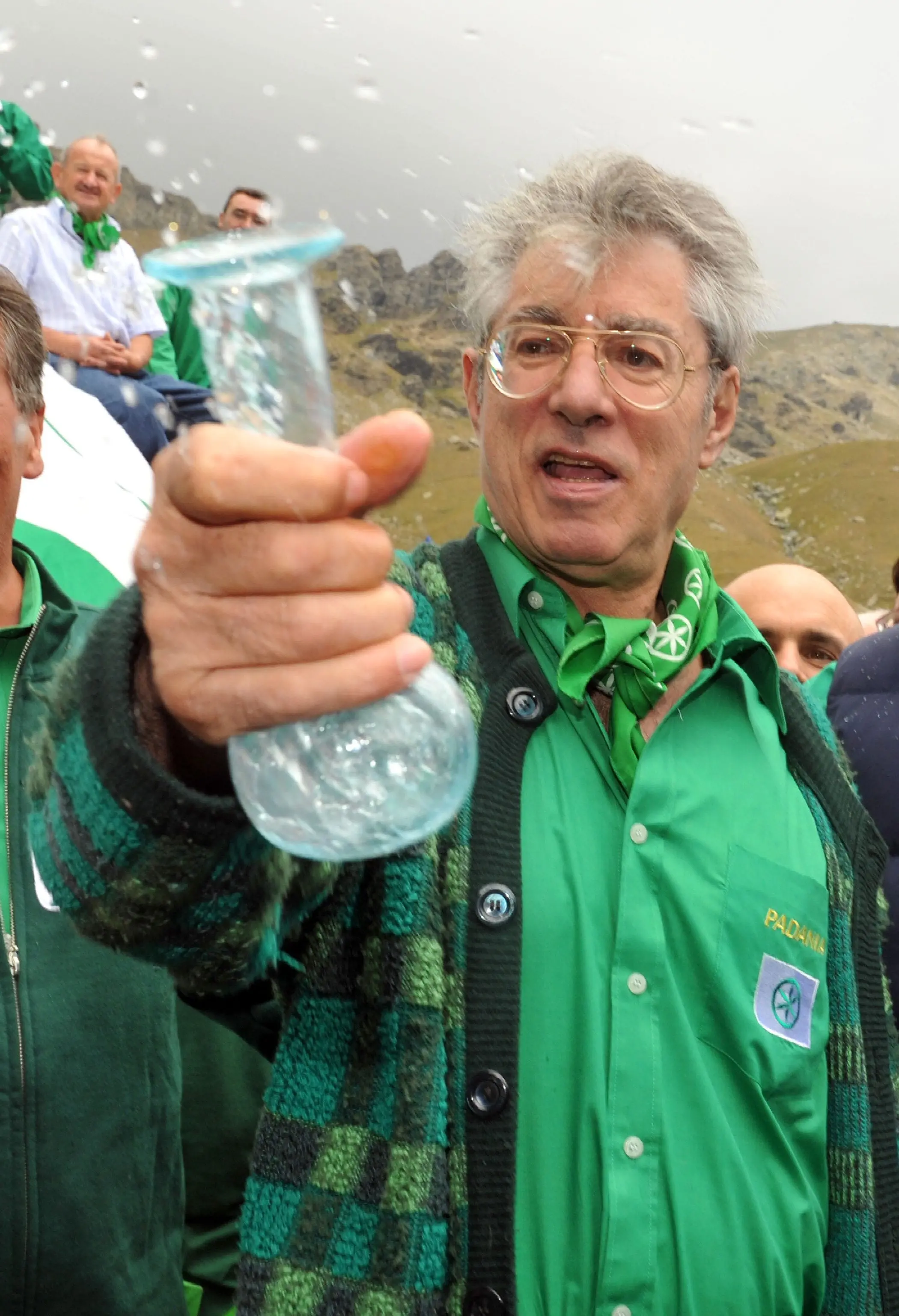 Umberto Bossi, la vita del Senatùr in una serie di foto
