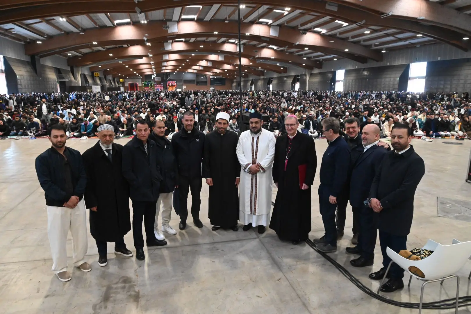 La festa di fine Ramadan al Brixia Expo col vescovo Tremolada