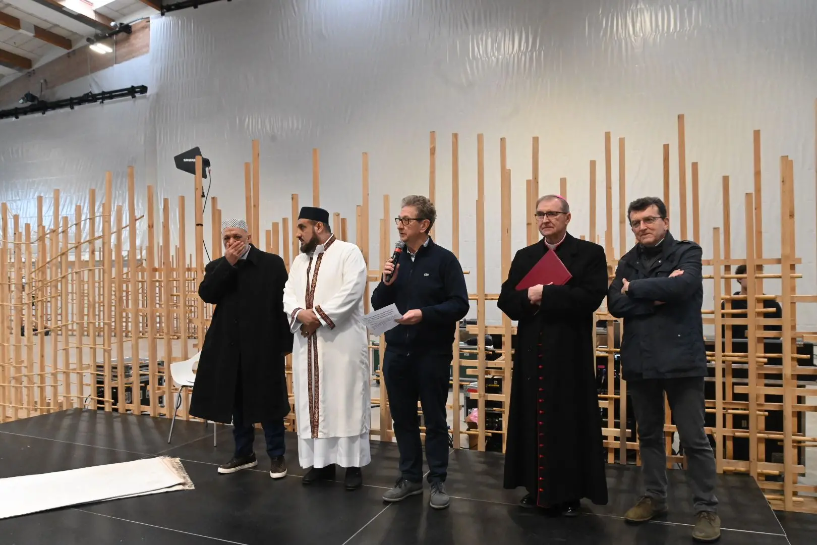 La festa di fine Ramadan al Brixia Expo col vescovo Tremolada