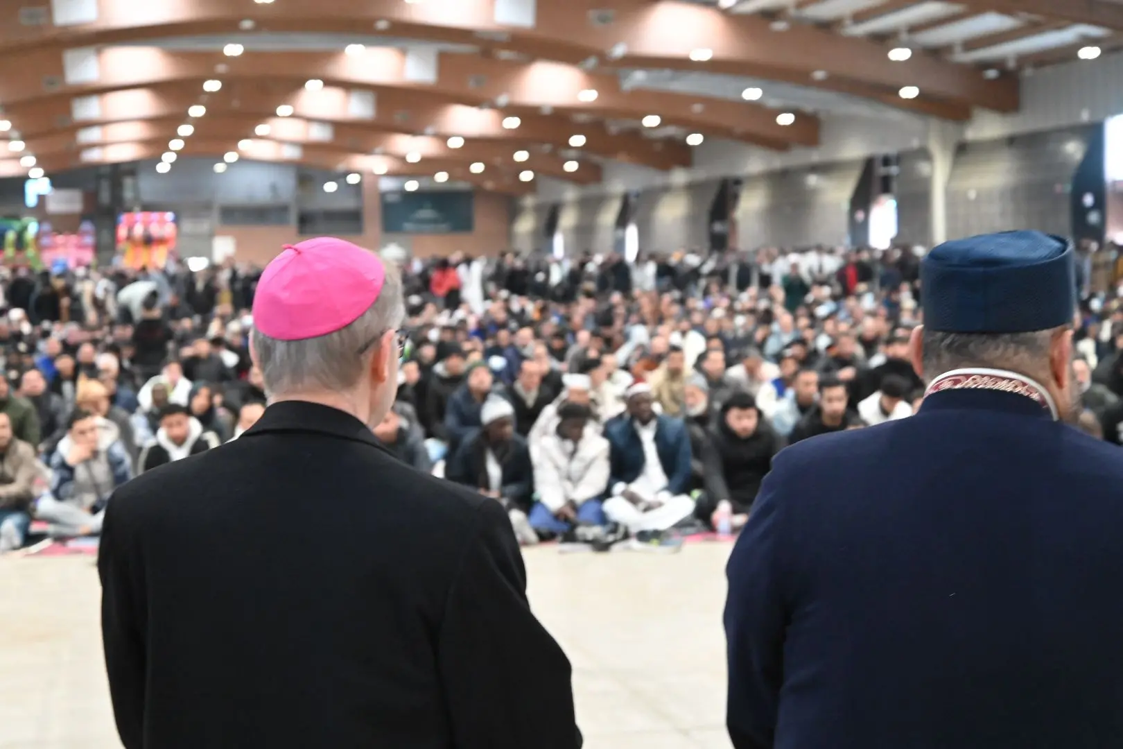 La festa di fine Ramadan al Brixia Expo col vescovo Tremolada